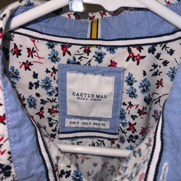 Used Men’s button up shirt. - Picture 5 of 5